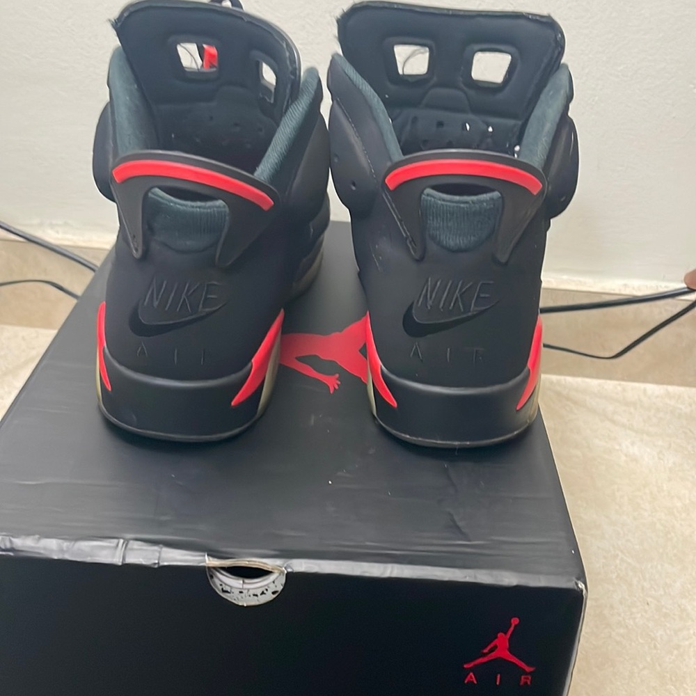 Air Jordan Black/Infrared 6 Retro (2019)